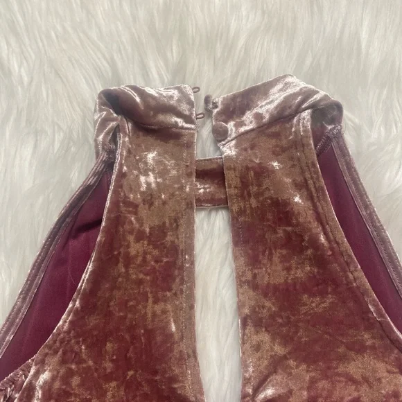 AMERICAN EAGLE PINK VELVET COLD SHOULDER TOP - Picture 7 of 9